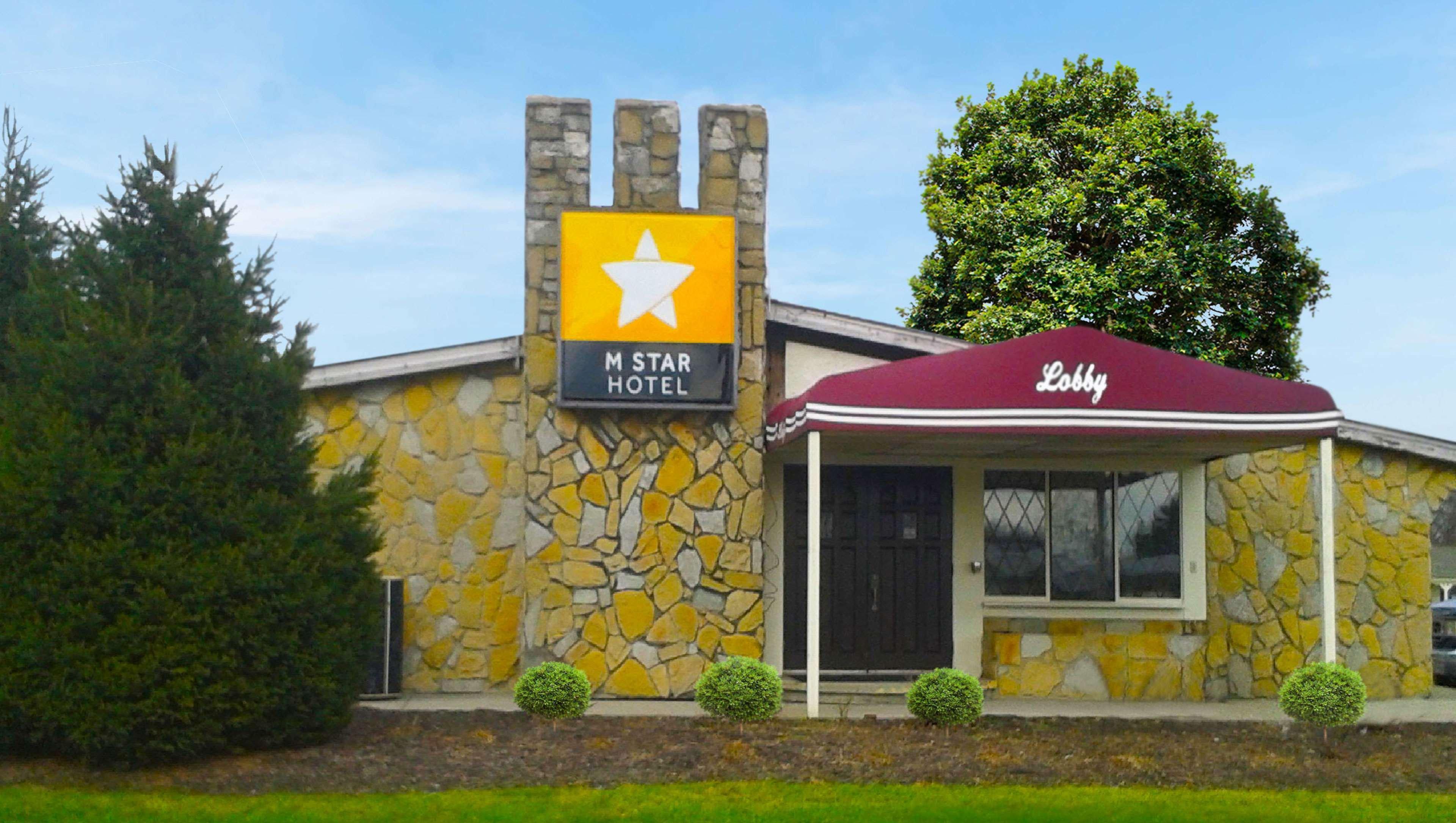 M Star North Motel